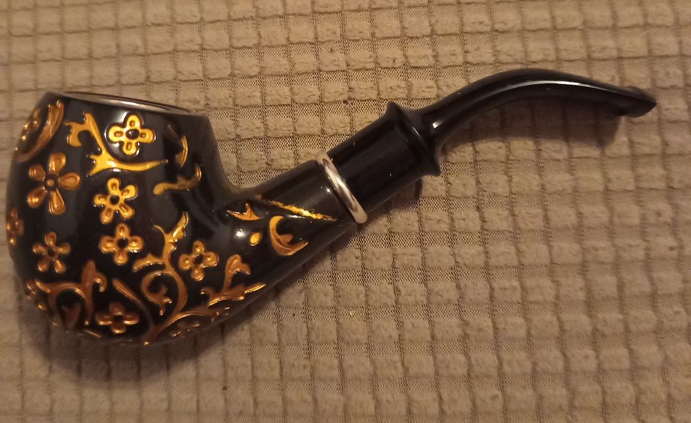 Pipa lemn foarte frumoasă