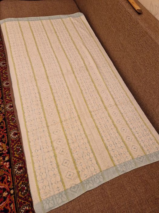 Продам новое банное полотенце.