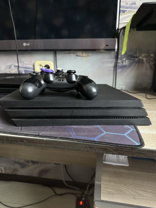 Продам Ps 4 Pro 1 TB памяти