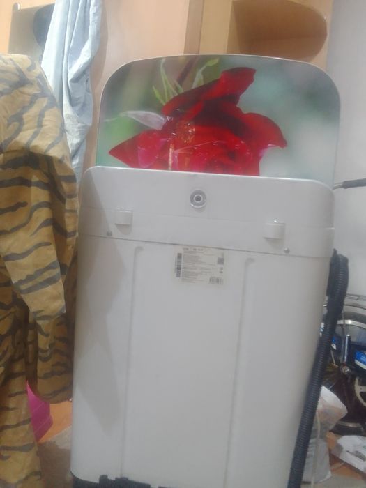 Продам машинку стиральную