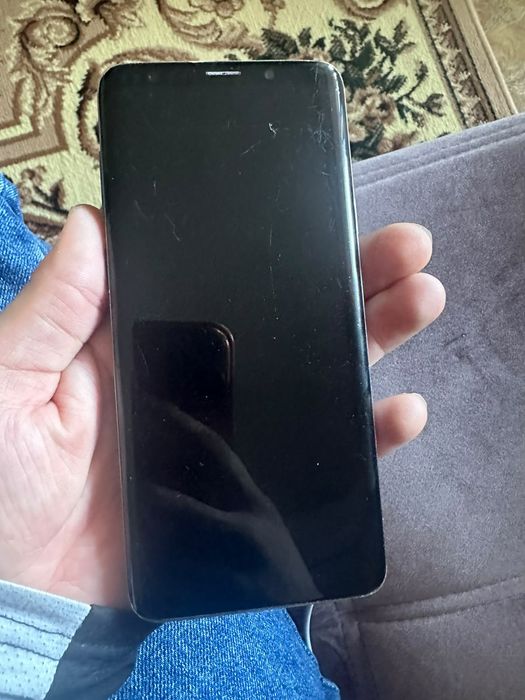 Самсунг с9+юююююю