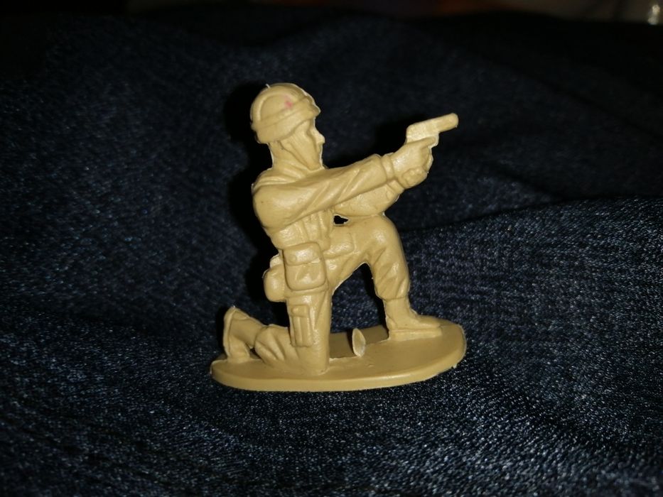 Войник.     и      емоджи