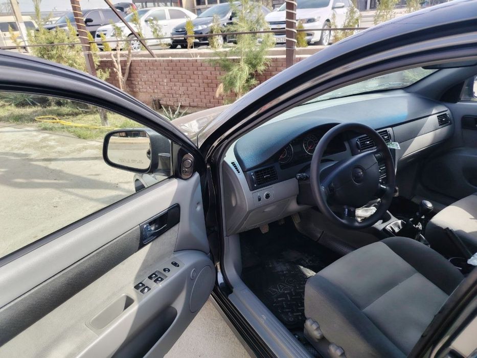 Jentra sotiladi zo’r mashina