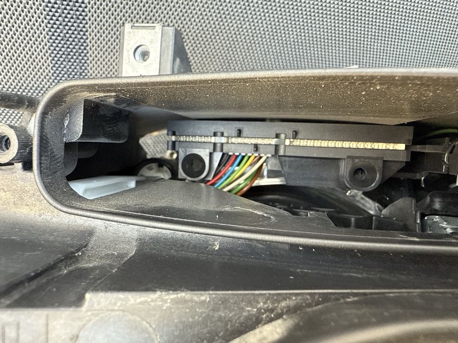 Far BMW Seria 5/F10 Bi-Xenon Adaptiv  ca nou!  Germania !