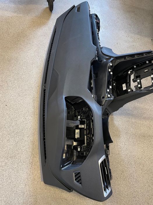 Plansa bord peugeot 3008 5008