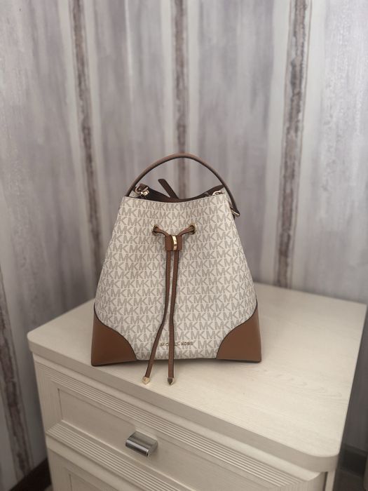 Продам сумку Michael Kors в оригинале