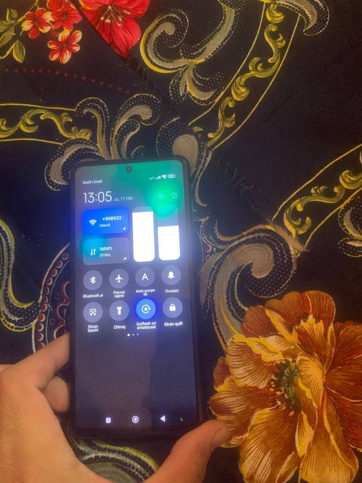 Poco 3x Navoi koʻrinib savdo bor