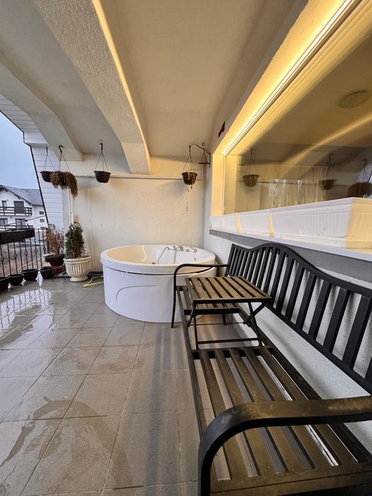 Apartament 4 camere de vanzare!!