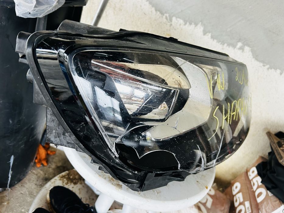 Десен фар VW Scharan 7N -23”