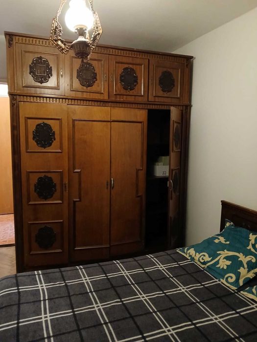 Inchiriez Apartament 2 camere semidecomandat  confort 1– Ploiești Vest 230 Euro