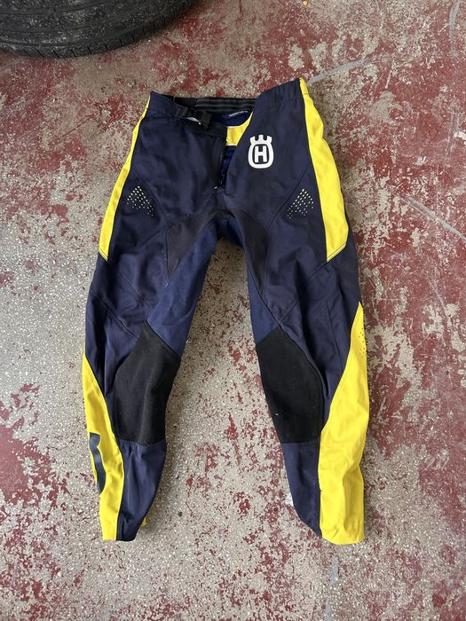 Bliza si pantaloni de protectie pentru motor cros