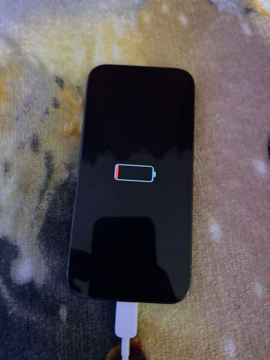 Vand iphone 15 pro piese