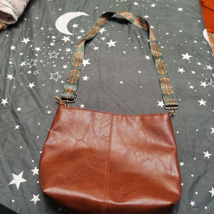 Продам сумку коричневую