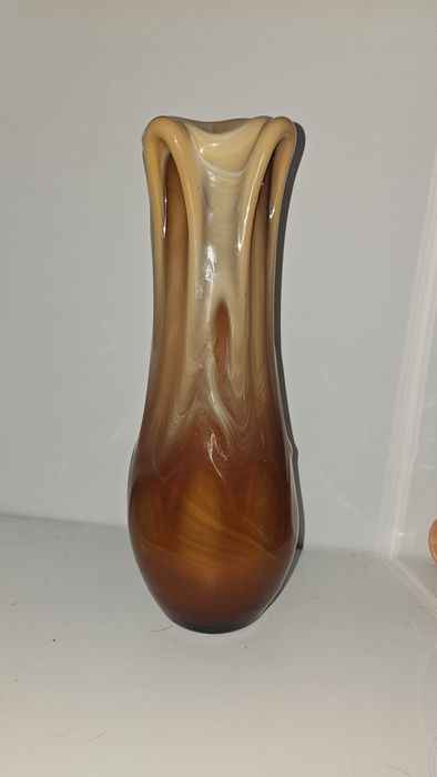 Винтидж стъклена арт ваза