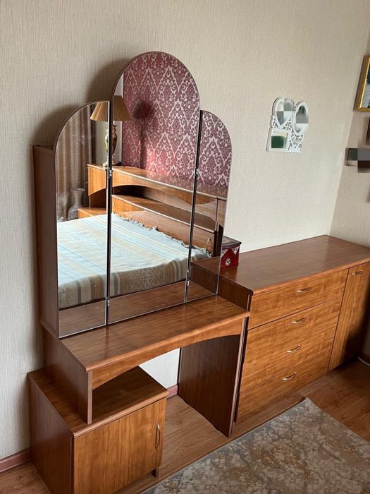 Спальный гарнитур