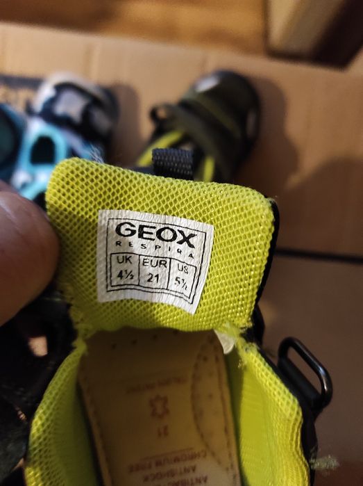 Бебешки пантофи Clarks u Маратонки GEOX