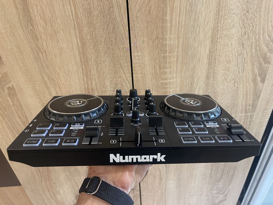 Контролер Numark Party Mix MKII