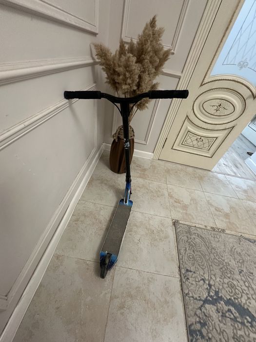 Срочно продаб самокат руль в подарок