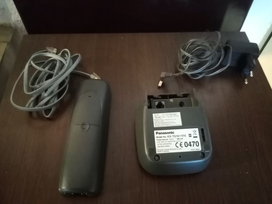 Vând telefon fix Panasonic fără fir, model KX-TG1611FX