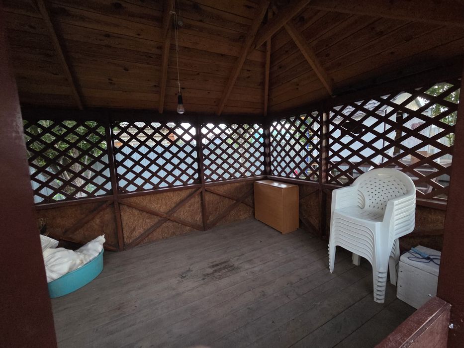 Деревянная беседка