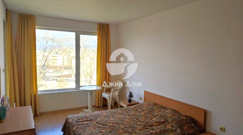 Продава се Двустаен апартамент в к.к. Слънчев бряг - 62 кв.м за 1049 €/кв.м - Снимка #2