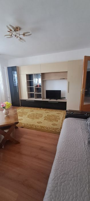 Proprietar ofer la chirie apartament 2 camere,decomandat,56mp,sec3