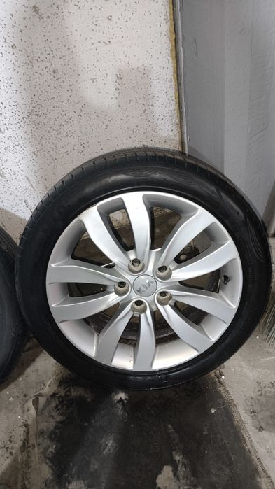 Продам комплект колёс Kia R17