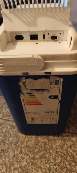 Lada frigorifică 12v 220 v cu răcire și incalzire