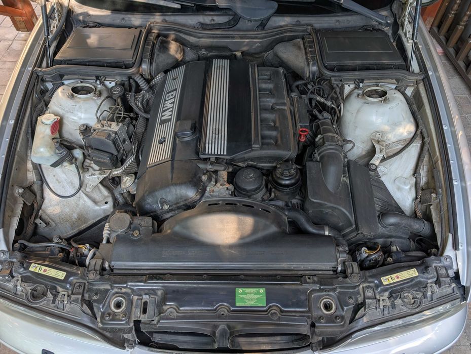 BMW 520i (170CP) steptronic (E39 facelift - motor M54B22)