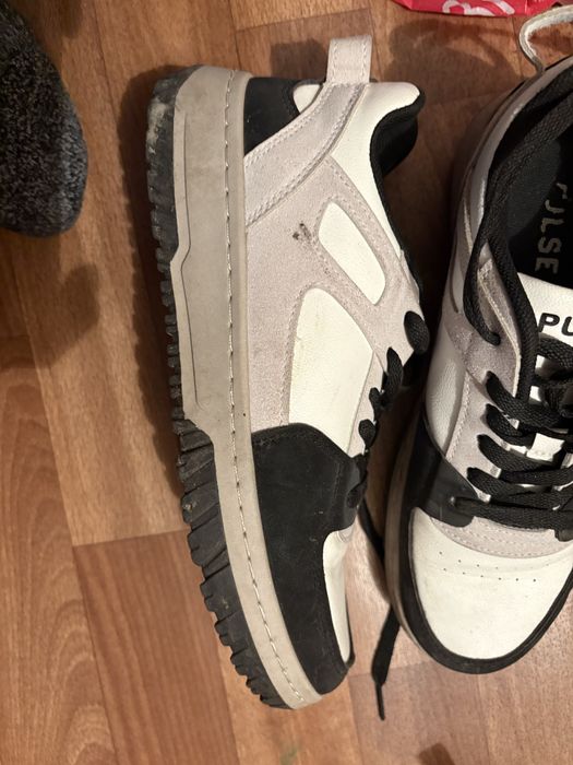 Продам кросовки на мальчика