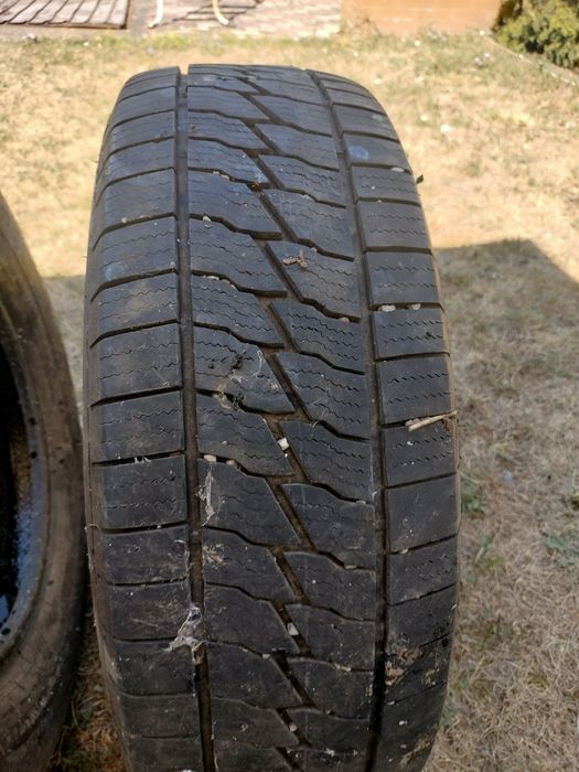 Vând 4 Anvelope 225/65/16C
