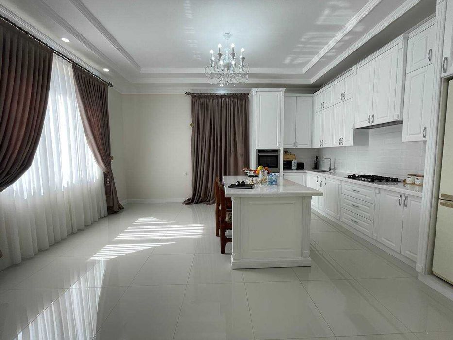 Аренда Двухэтажного Дома на длительный срок! 2.200 в месяц