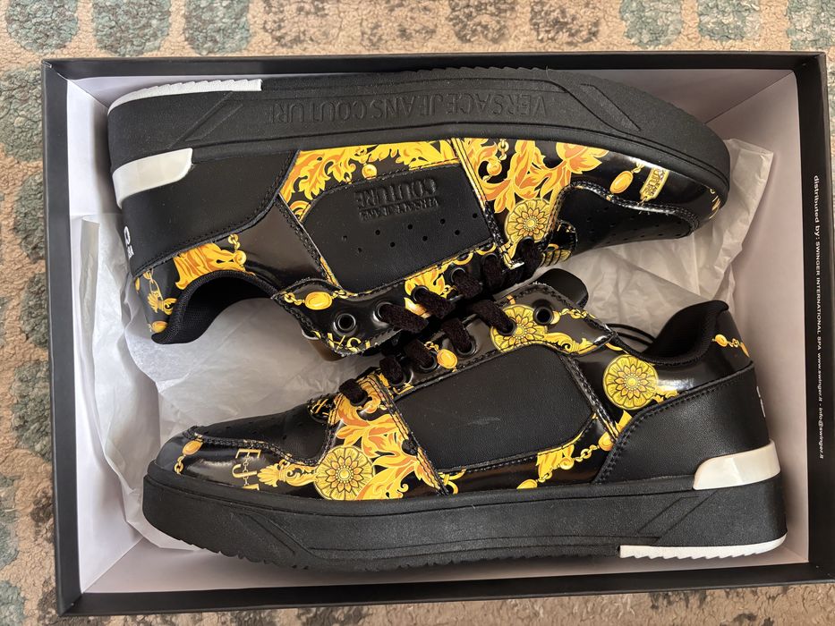 Чисто Нови Оригинални Мъжки Обувки Versace  Couture 77YA3SJ4 44 и 43