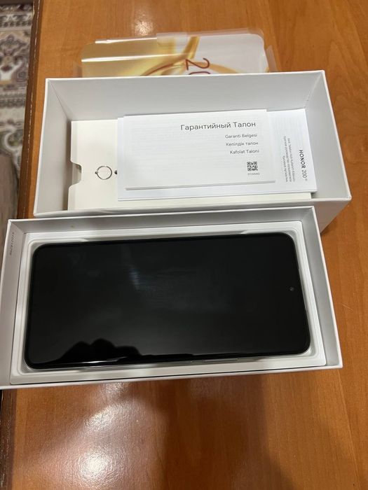Honor 200 с гарантией 8/256