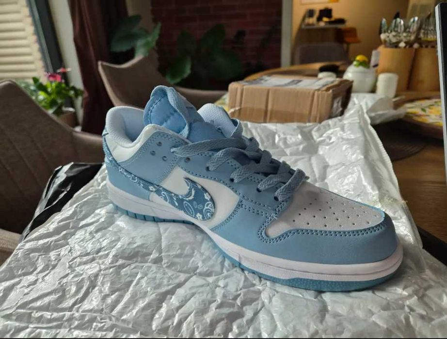 кроссовки Nike EUR41