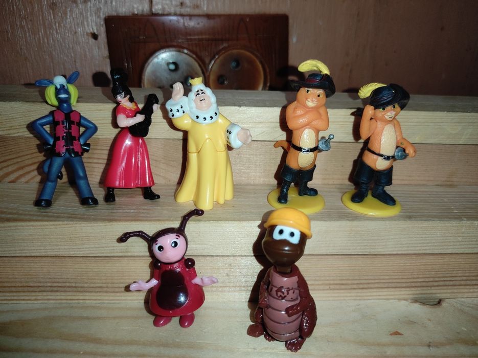 Продам киндеры разные