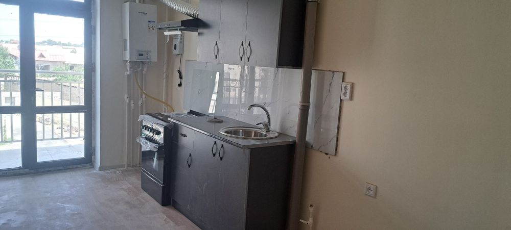 Янги кухоный мебел ва газ плита сотилади