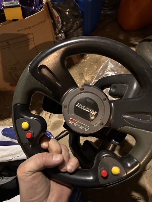 Игровой руль с педалями