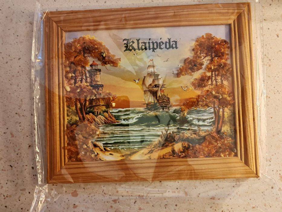 Картина с янтарем