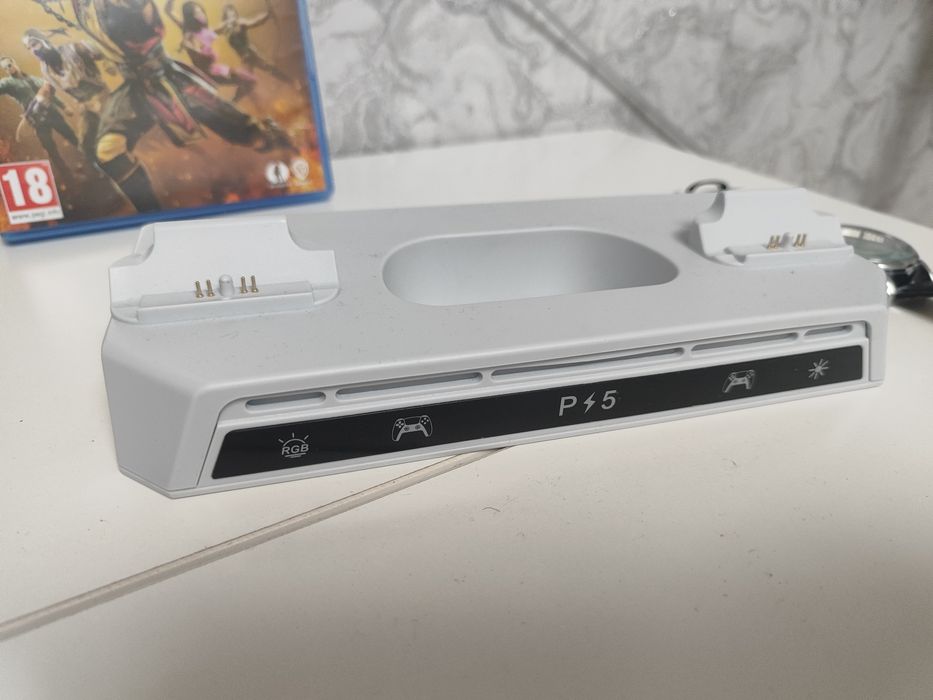 продам зарядную станцию для Playstation 5