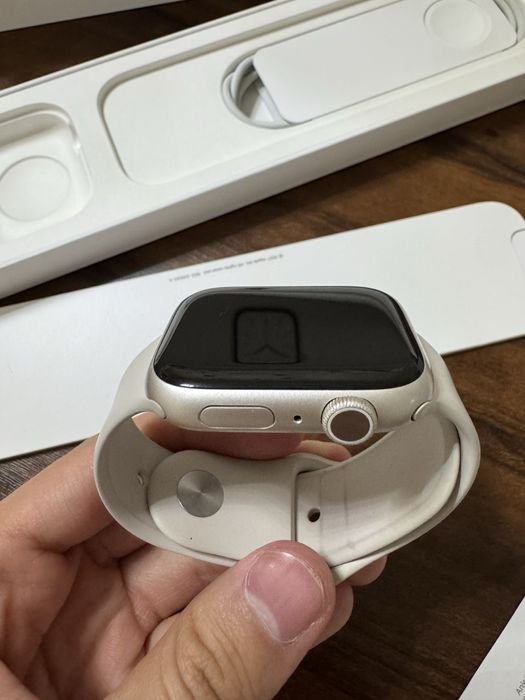 Apple watch series 7/45 starlight