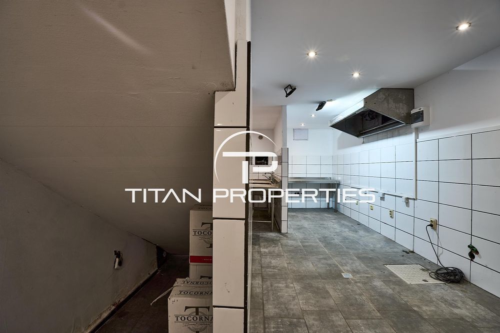 Дава се под наем Заведение в Пловдив, Център - 100 кв.м за 650 € - Снимка #2