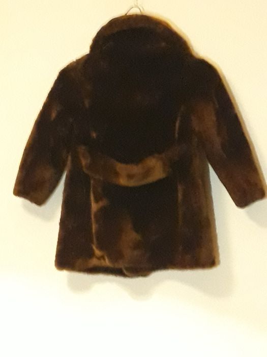 ПРОДАМ детскую цигейковую шубку