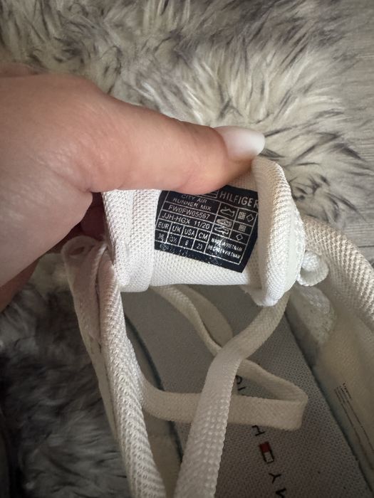 Tommy Hilfiger adidasi