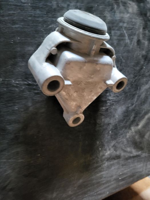 Кронштейн растяжки ВАЗ 2114