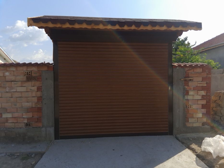 Гаражни и охранителни врати