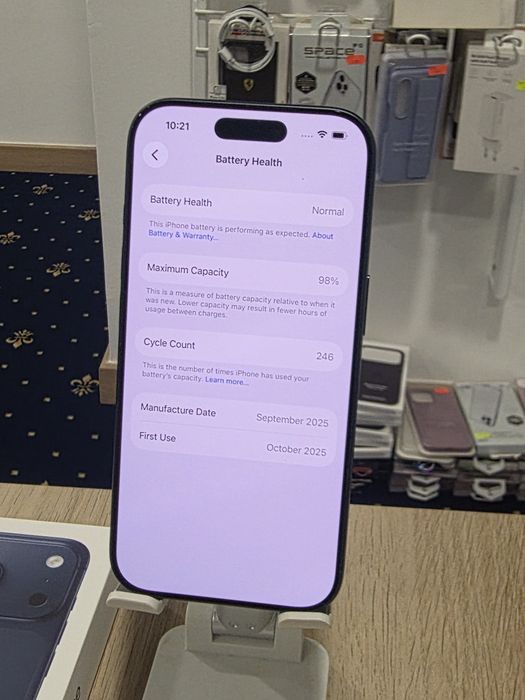 Iphone 17 pro 256gb deep blue - stare absolut impecabila - Baterie 98% - garantie