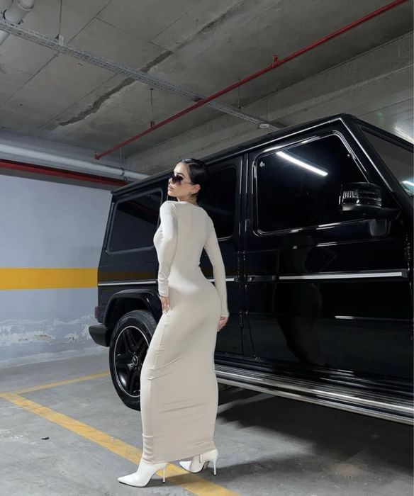 Платье длины макси