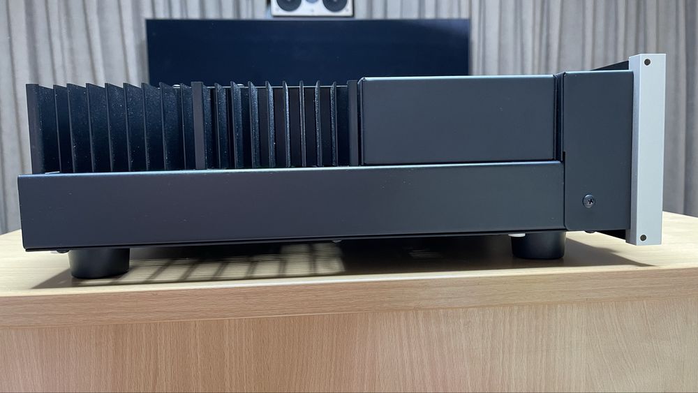 Интегральный усилитель Mcintosh MA5200