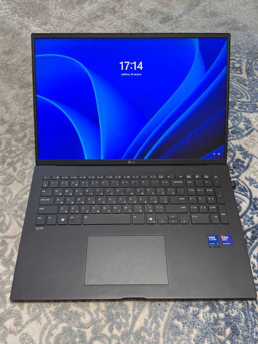 LG Gram 17 ULTRA 7